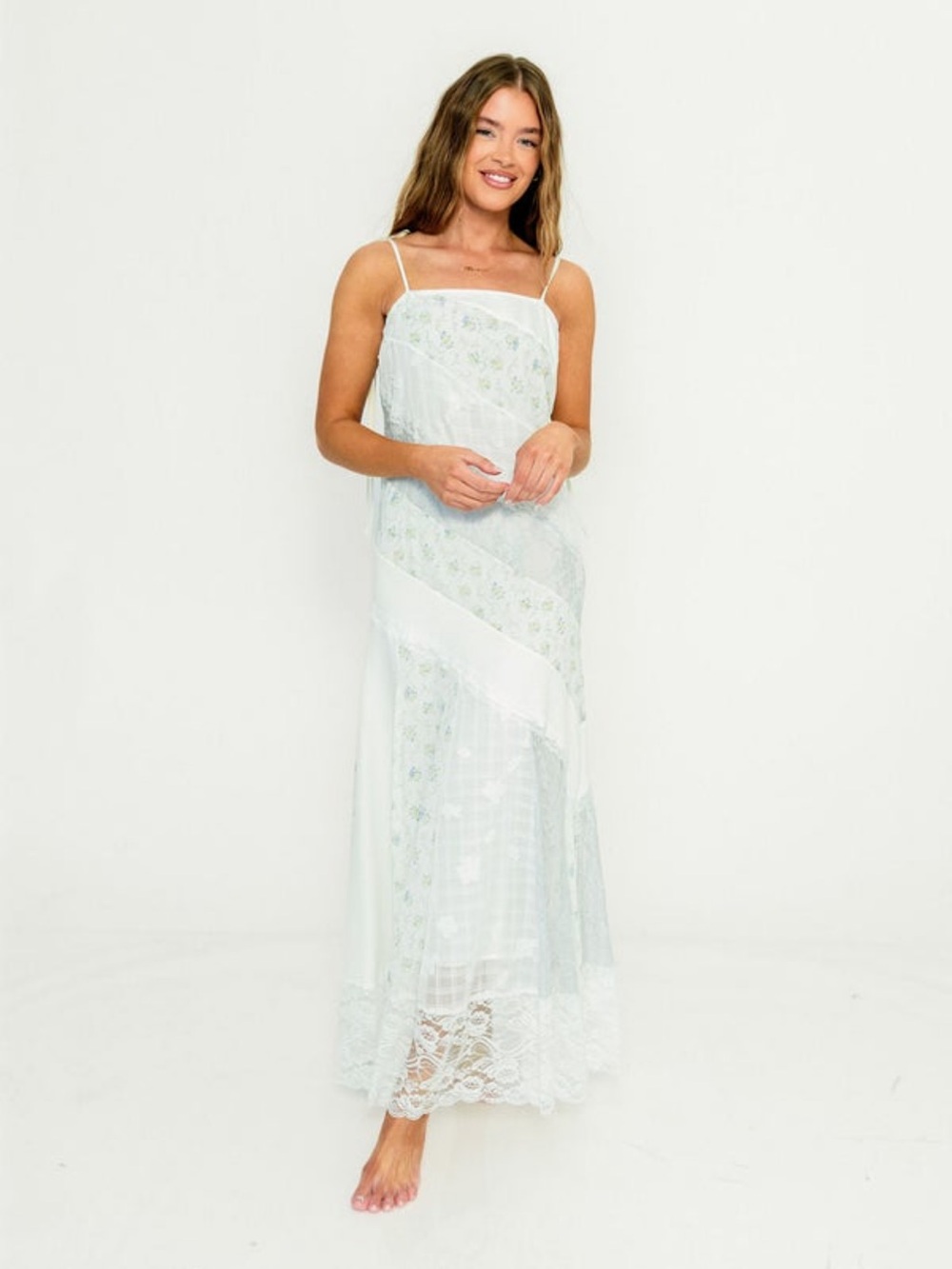 NWT Garner Floral and Lace Maxi Dress in Ivory/Blue